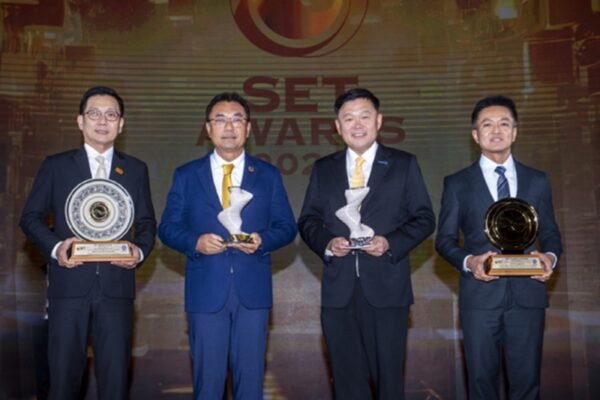 เอสซีจีรับรางวัลเกียรติยศด้านความยั่งยืนกลุ่ม Sustainability Excellence 7 ปีซ้อน พร้อมบริษัทในกลุ่ม SCGP, SCGJWD และ Q-CON คว้ารวม 5 รางวัล ในงาน SET AWARDS 2024